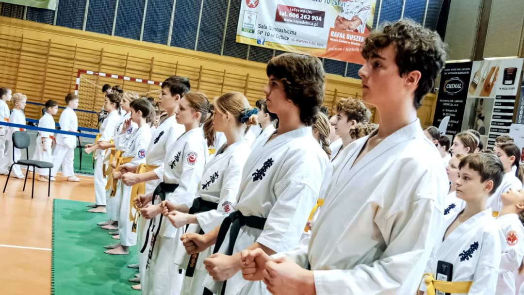 Niezbędny sprzęt do ćwiczeń karate: wybierz bezpiecznie i mądrze