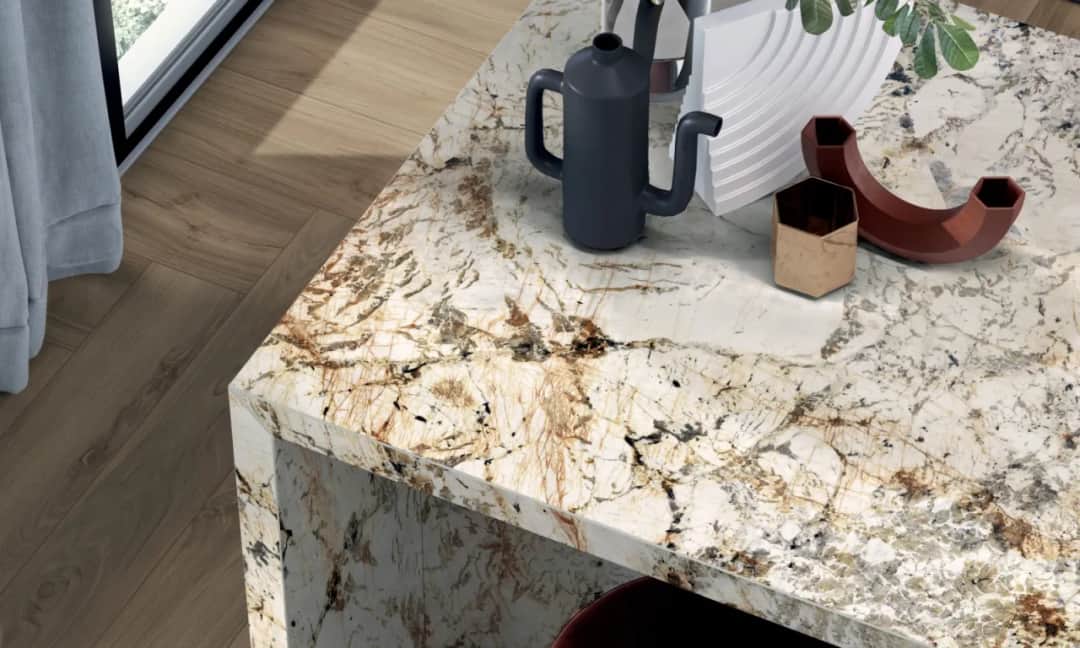 Blanc du Blanc: eleganckie płytki i granit do wnętrz i elewacji Blanc du Blanc: eleganckie płytki i granit do wnętrz i elewacji