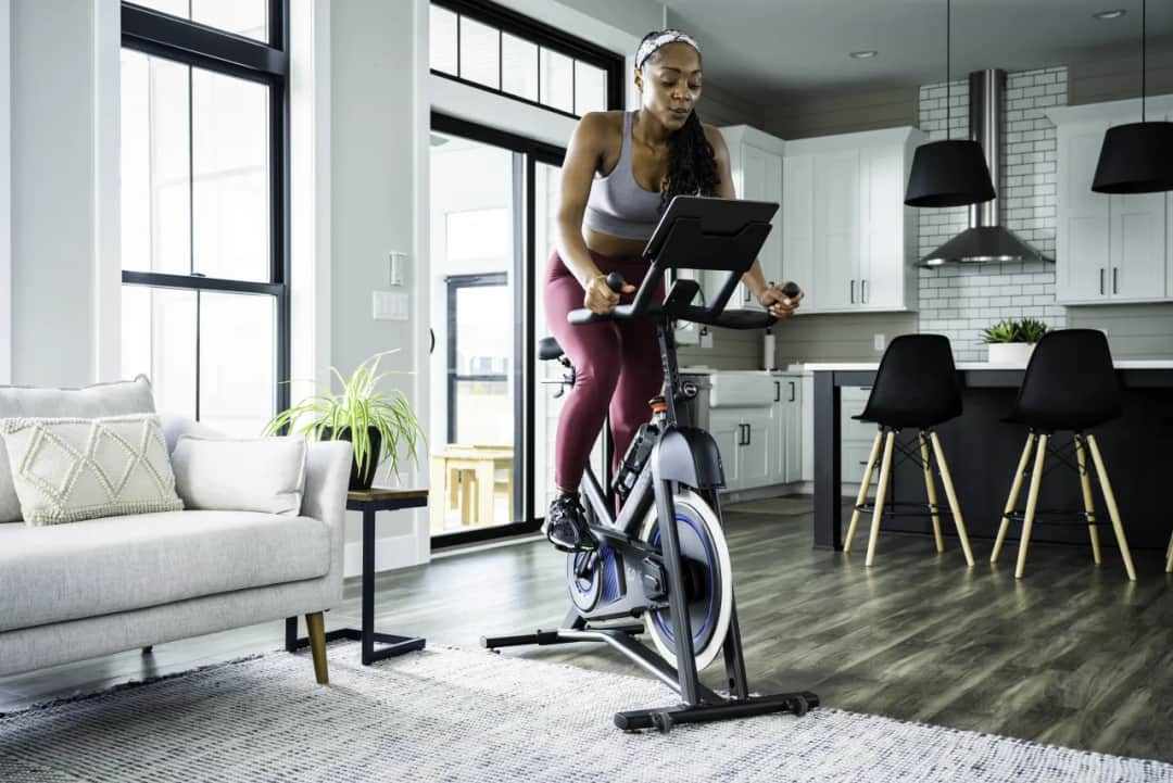 Czy rowerek stacjonarny jest wydajny dla seniorów?